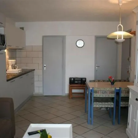 T2 En Rdc Avec Terrasse, Piscine, Et Parking - Fr-1-195-47 Apartment *